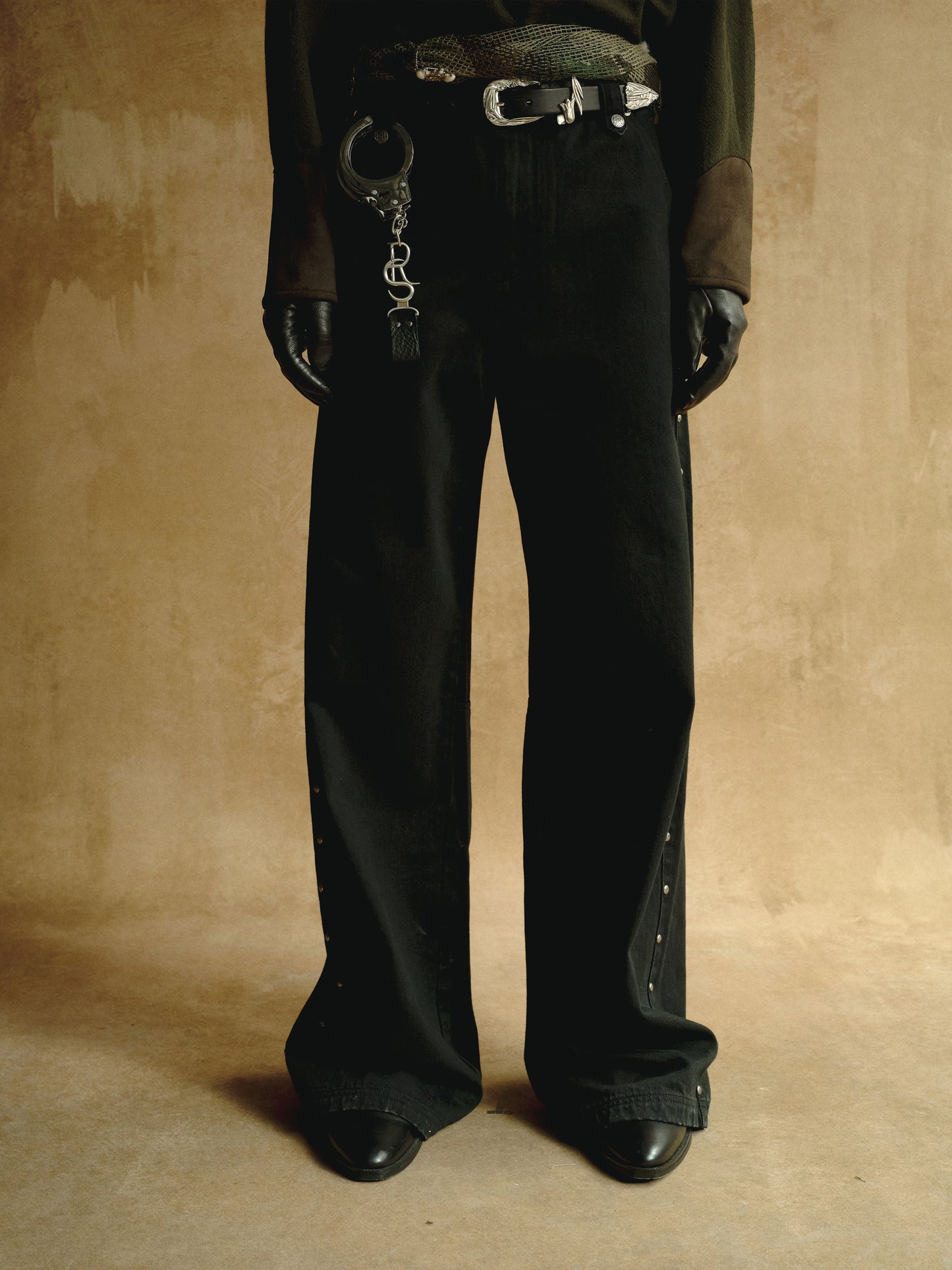 ENDLESS STUDDED JEANS